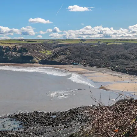 Holly Lodge, Saltburn-by-the-sea 펜션 *